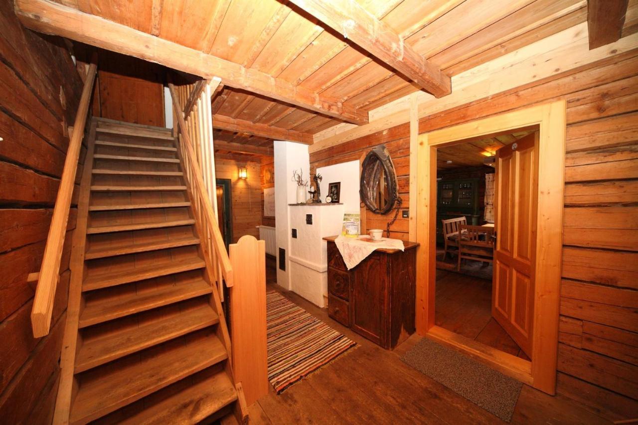 Weisse Wand Almen Chalet