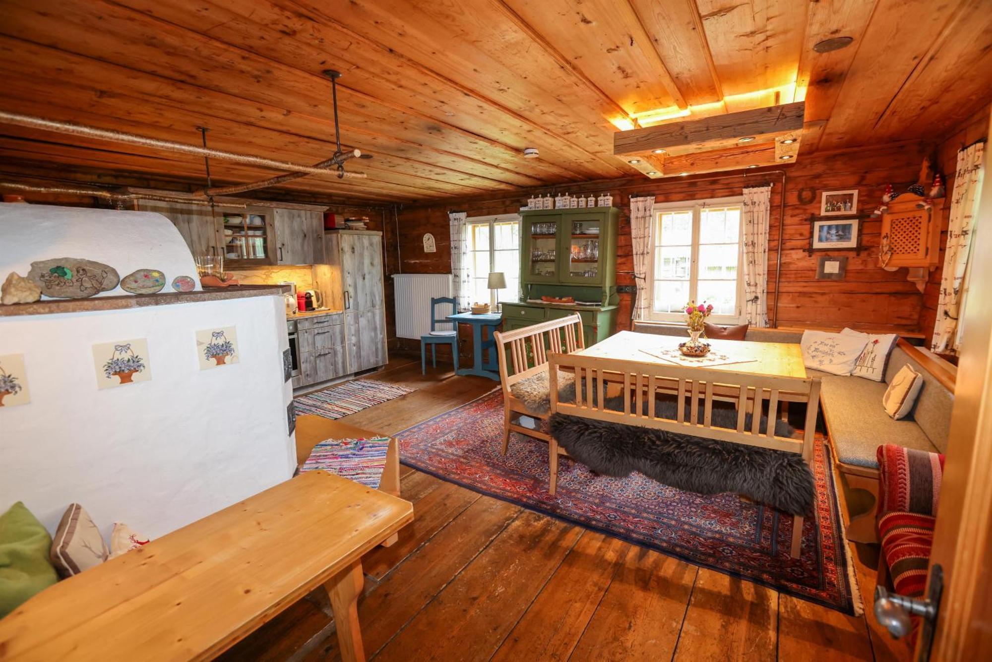 Chalet Weisse Wand Almen