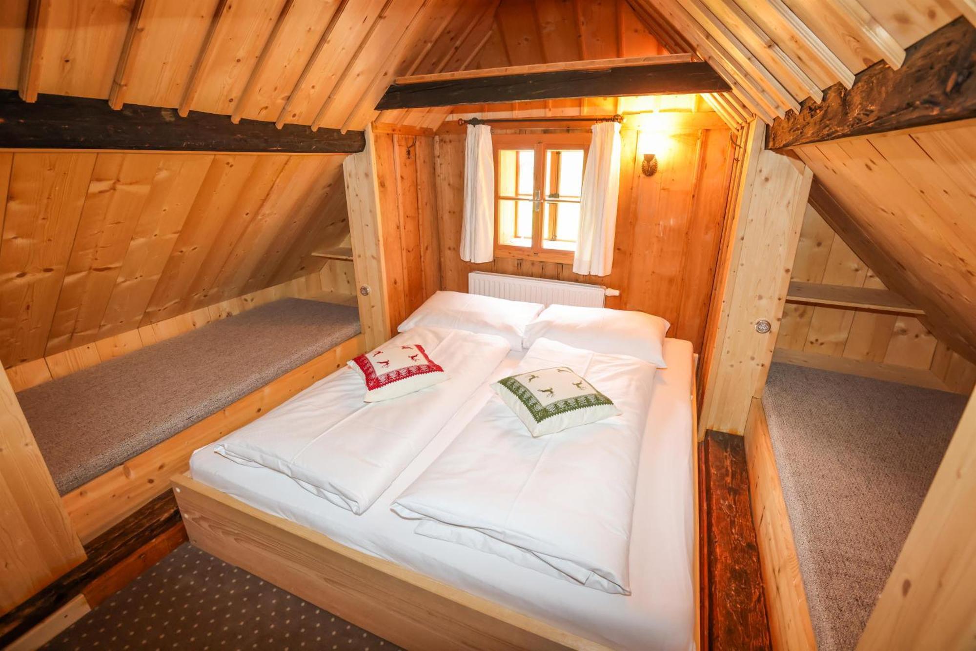 Weisse Wand Almen Chalet