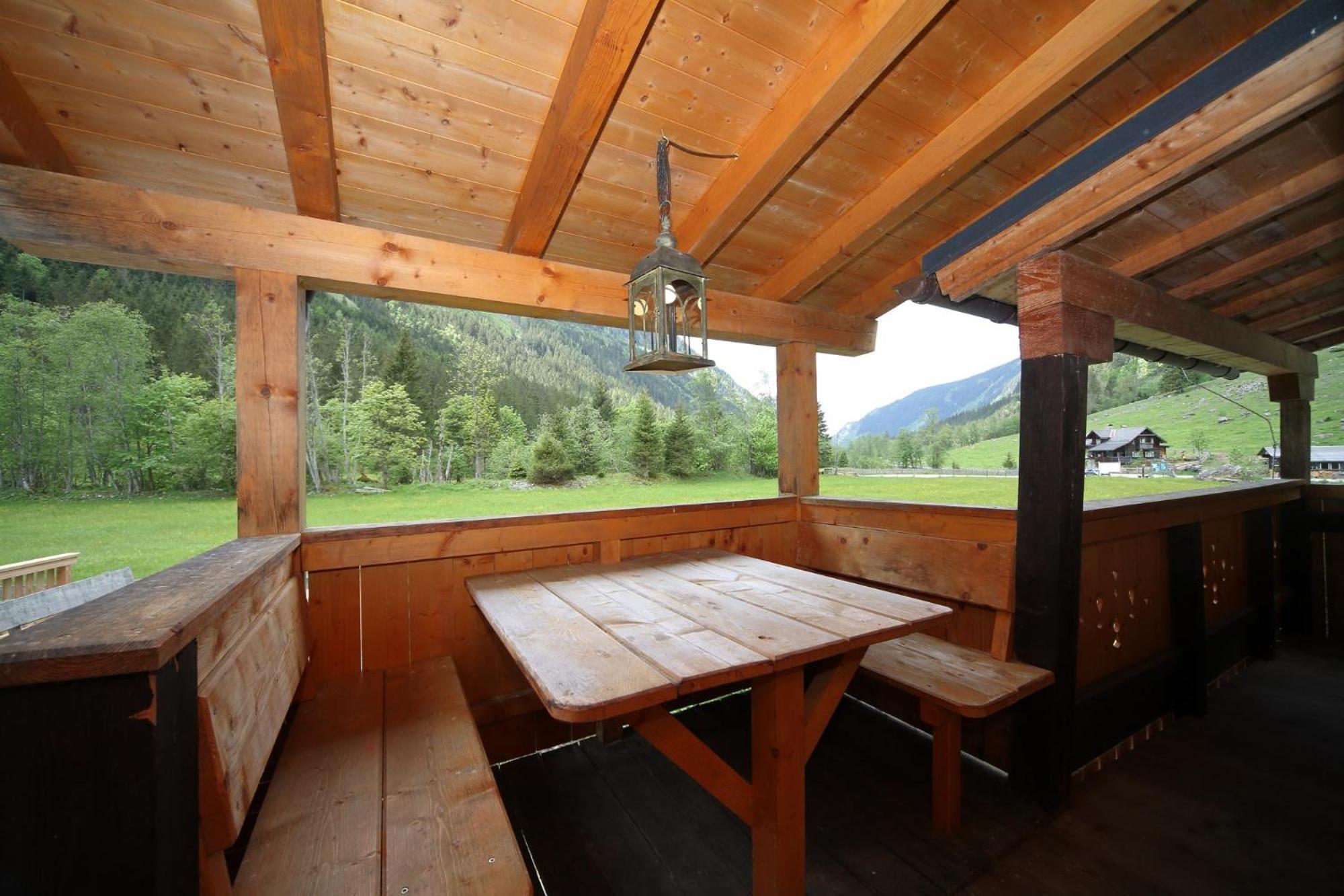 Chalet Weisse Wand Almen