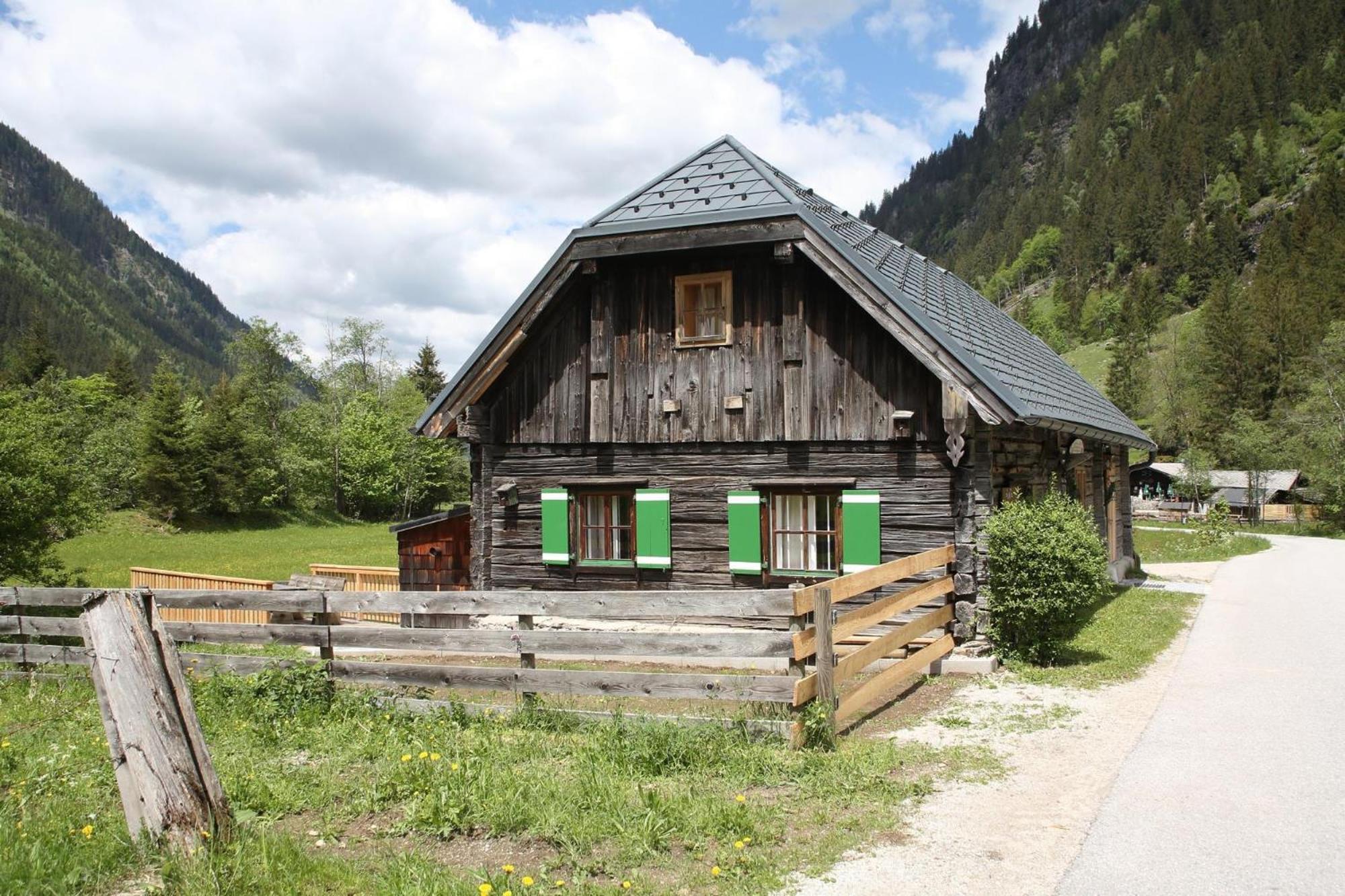 Weisse Wand Almen Chalet *